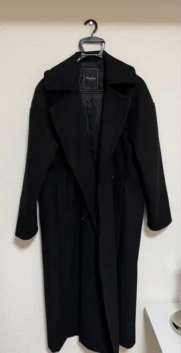 Unrelaxing 블랙 체스터 코트