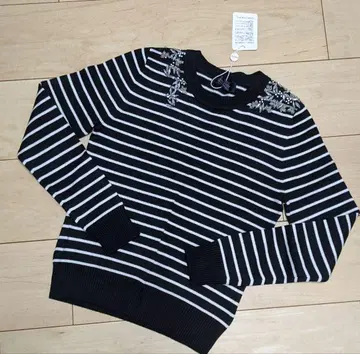 새상품 저스길리티 어깨 비쥬 니트