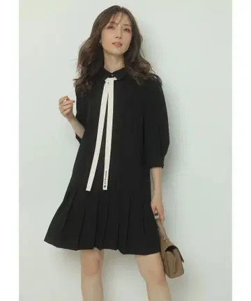 이번 시즌 새상품 아푸와이저 리셰 CLATHAS 보타이 플리츠 원피스