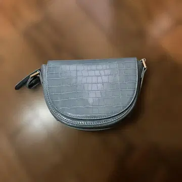 쿠미쿄쿠 크로커다일풍 숄더백 그레이