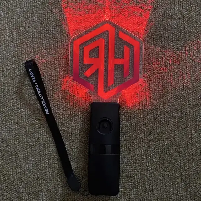 레볼루션 하트 리레볼루션 응원봉 공식굿즈 공굿 정뚝봉