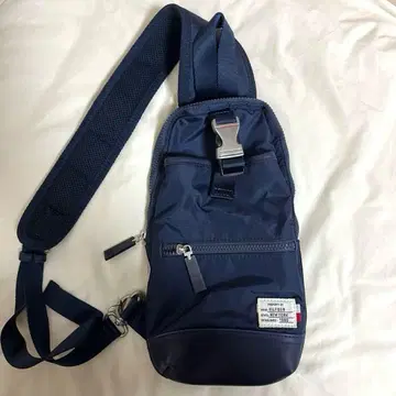 TOMMY HILFIGER 바디백 네이비