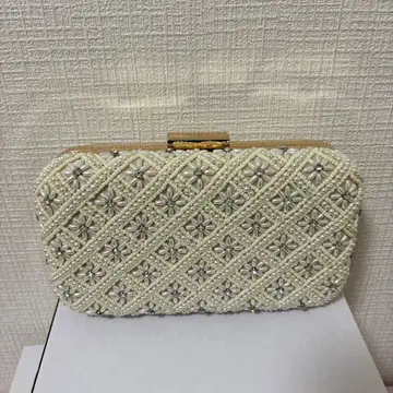 [ 미사용 새상품 ] 비즈 장식 아이보리 클러치백