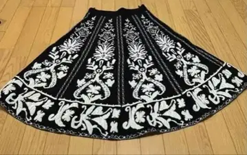 CRISTALLE 아름다운 라인 플레어 스커트 사이즈 M부터 L