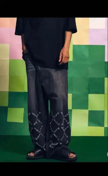 Maison Special 레이저 컷 프론트 디자인 하이퍼 와이드 데님