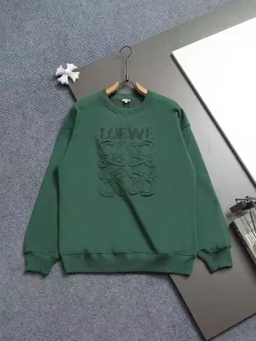 다크 그린 자수 크루넥 맨투맨 M