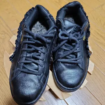 Puma 블랙 프린지 스니커즈