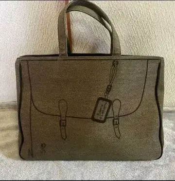 로베르타 디 카메리노 A4 사이즈 들어갑니다