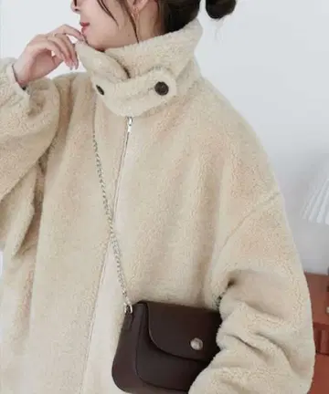 discoat 컬리 스탠드 퍼 블루종 베이지