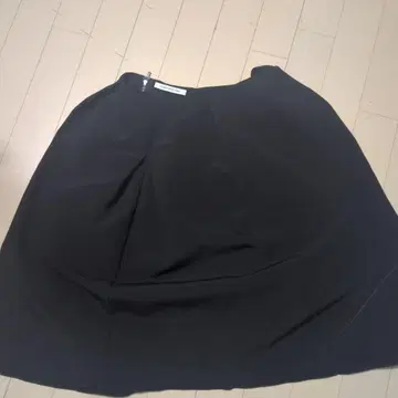 FOXEY NEW YORK 블랙 플리츠 스커트