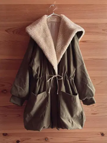 정가 21000엔 snidel4 셔링 보아 후드 모즈 코트 스나이델