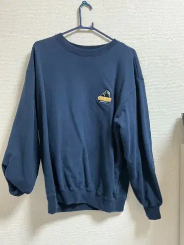 네이비 긴팔 트레이닝복 자수 로고 포함