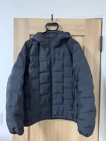 무료배송 UNIQLO PUFFTECH 다운 자켓 M 사이즈 블랙