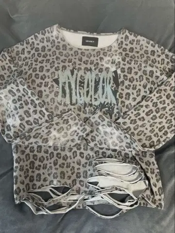 [GRANCY] 완판템 올 패턴 큐빅 그래픽 롱T S 사이즈