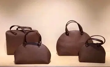 새상품 미사용 요건 레일 라운드 가죽 백 브라운 계열