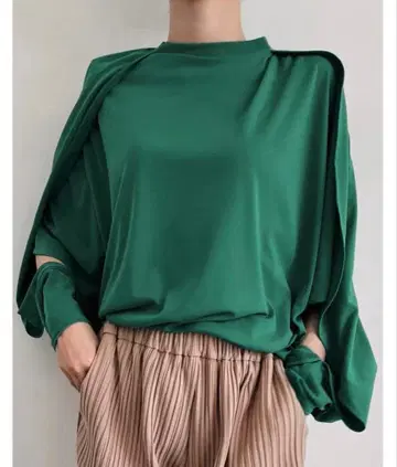 그린 오프숄더풍 셔츠