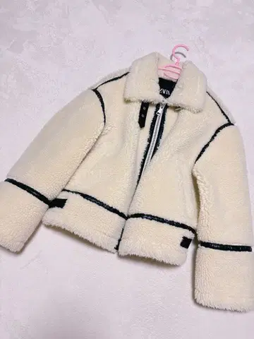ZARA 보아 자켓 크림색