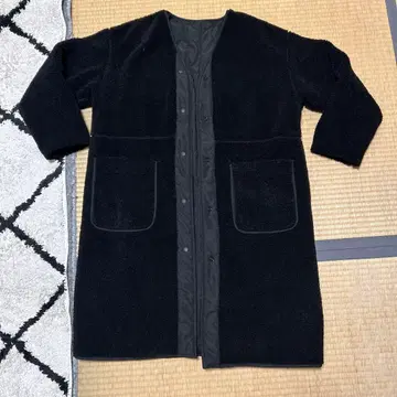 블랙 롱 코트 포켓 부착