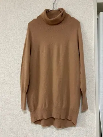 유니클로 캐시미어 100% 베이지 터틀넥 니트 스웨터