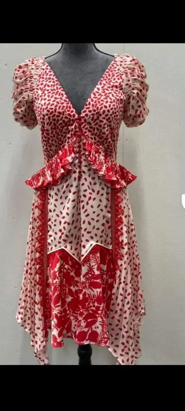 빨간색과 화이트 도트 무늬 반팔 무릎 기장 원피스