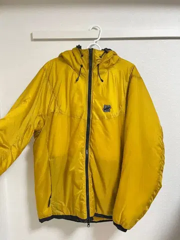 UNDEFEATED 패디드 자켓 M 사이즈