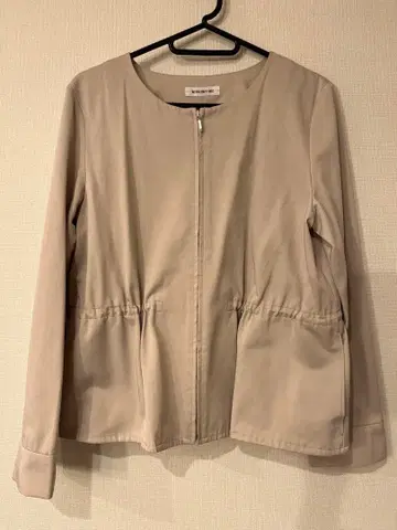 [ 새상품 ] 내추럴 뷰티 베이직 노카라 자켓 베이지