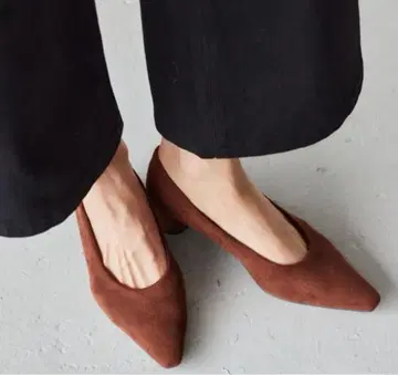 BARNYARDSTORM 브라운 스웨이드 펌프스