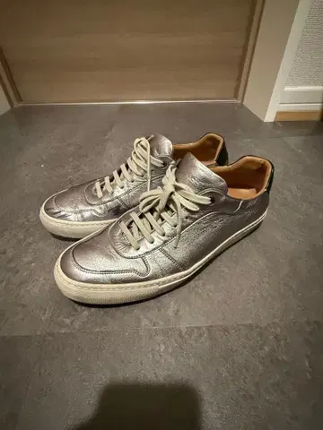 Hugo Boss 휴고보스 실버 스니커즈