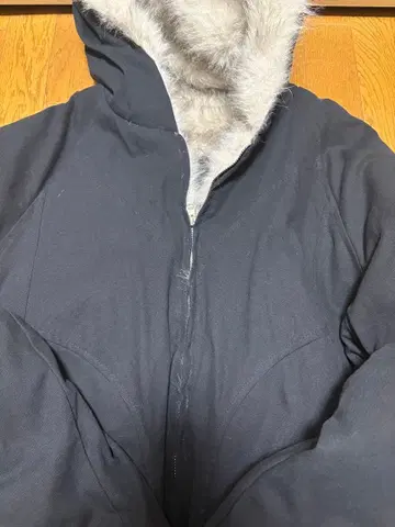 짧은 기장 퍼 다운