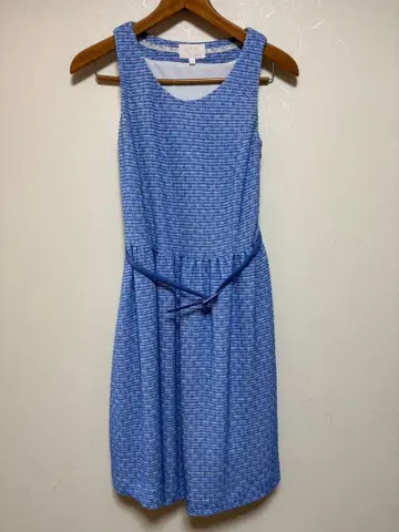 TO b. 파란색 슬리브리스 원피스