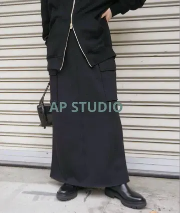 AP STUDIO 웜 맨투맨 카고 스커트