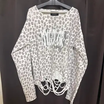 올 패턴 큐빅 그래픽 롱 T