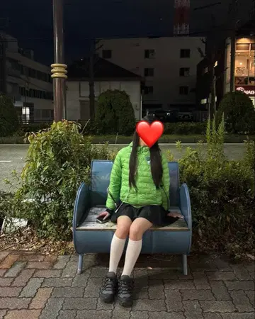 그린 다운 자켓 M 사이즈