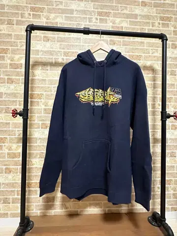 네이비 그래피티 후드티 TRIBAL