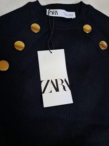 ZARA 블랙 래글런 사양 골드 버튼 부착 리브 니트