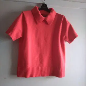 Mila Owen 코랄 핑크 반팔 니트