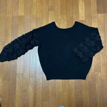 소매가 멋진! 2WAY 블랙 니트