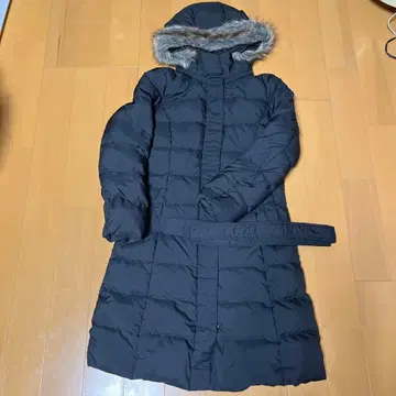 후드 부착 롱 다운 자켓 블랙