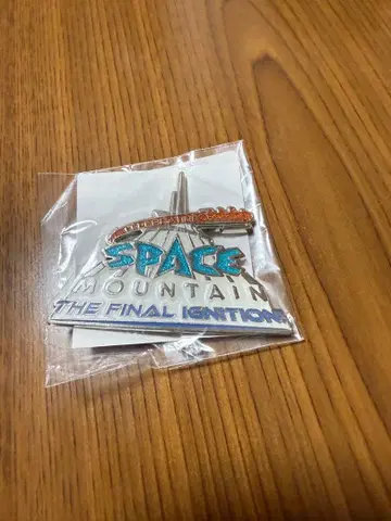 디즈니 캐스트 한정판 스페이스 마운틴 란야드 핀