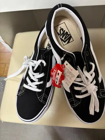 VANS 블랙/화이트 스니커즈