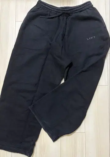 LYFT 블랙 스웨트 팬츠