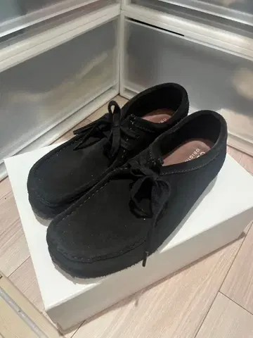 CLARKS 왈라비 블랙 스웨이드