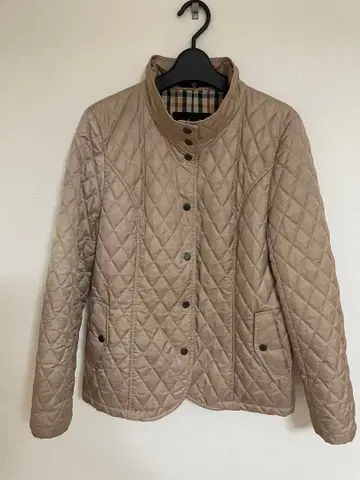 DAKS 베이지 퀼팅 자켓