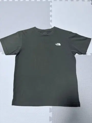 THE NORTH FACE 다크 그린 티셔츠