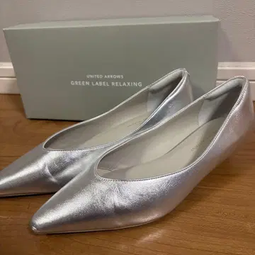 [새상품급] UNITED ARROWS 실버 펌프스