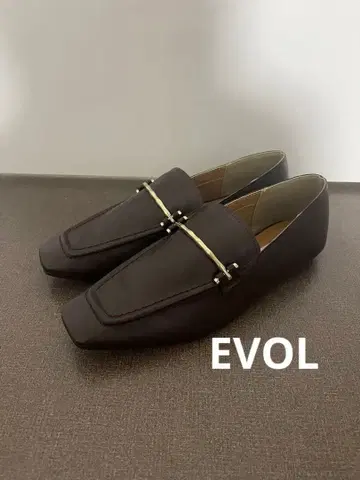 미사용 새상품 EVOL 스퀘어 소프트 로퍼 다크 브라운 23.5cm