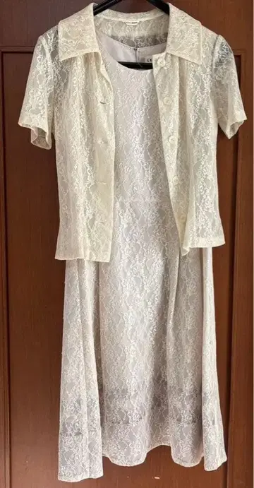 L'EST ROSE 아이보리 레이스 앙상블