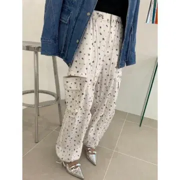 택 포함 미사용 새상품 LILY BROWN 2way 슬릿 카고 팬츠