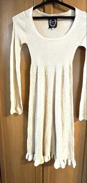 Little NewYork 골드 니트 긴팔 원피스