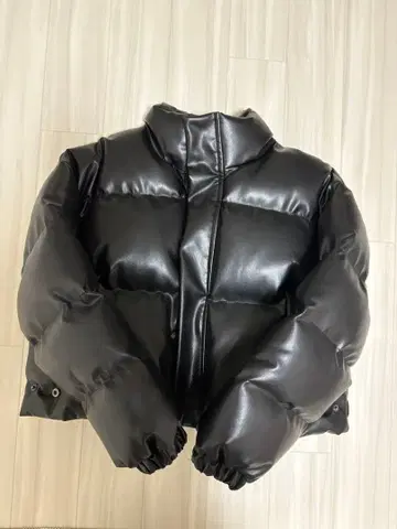 숏 기장 다운 자켓 블랙